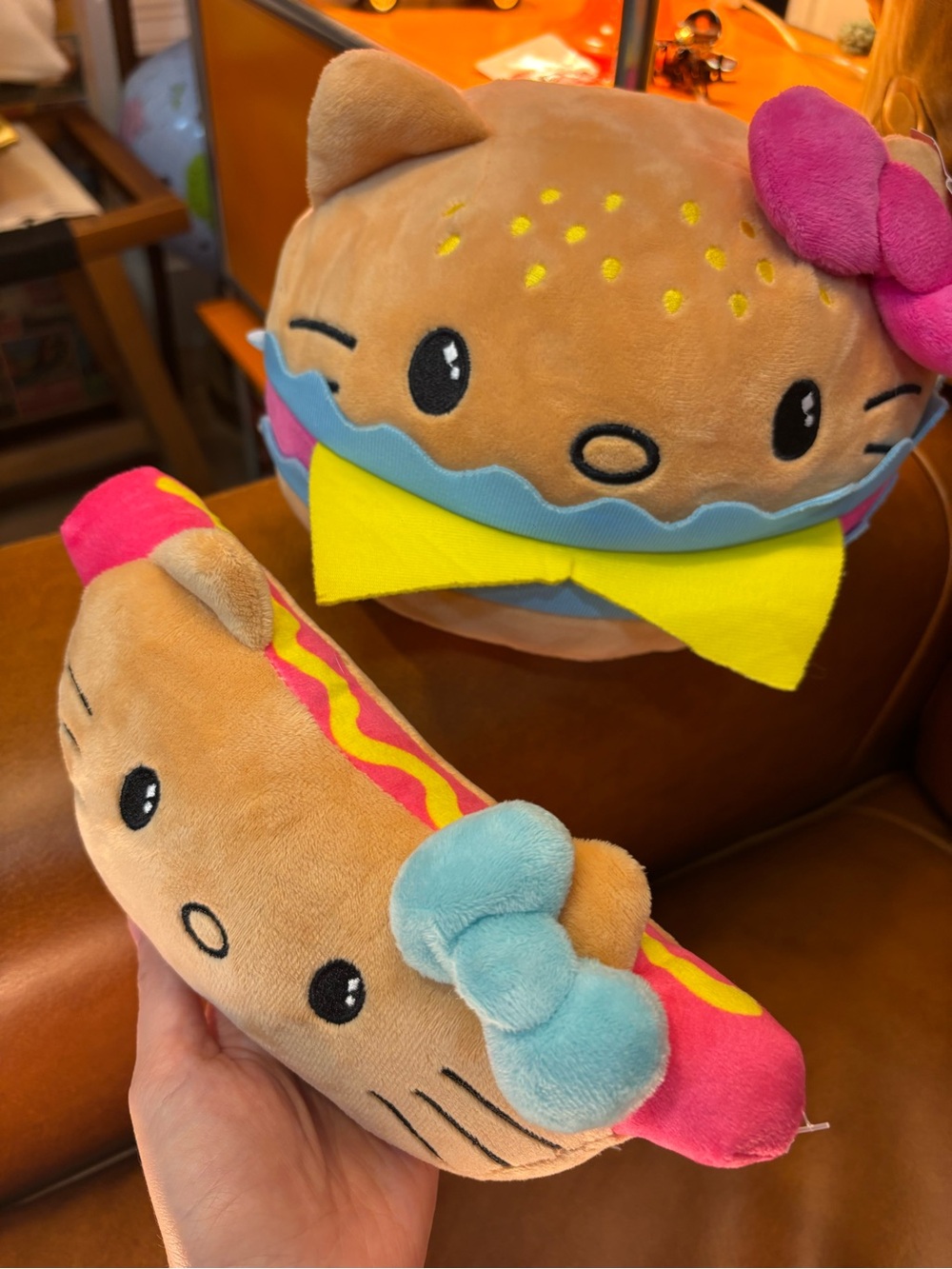 Hello Kitty / Sanrio hamburger + hot dog plush set 🍔🌭💕